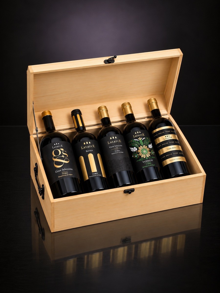 Latarce Private Collection Chest