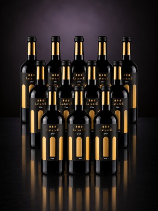 Latarce Tinto Barrica 2024 Dúo · 12 botellas de 37,5 cl personalizables